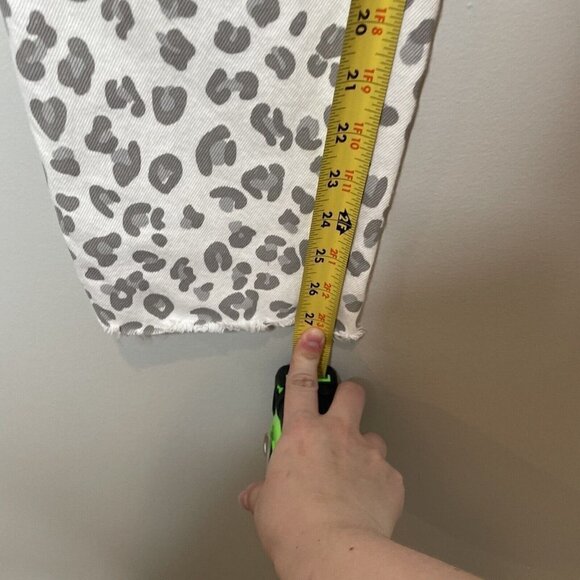 Abercrombie & Fitch White Gray Leopard Mom Jeans Size 6 Long - Picture 7 of 9